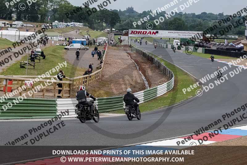 Vintage motorcycle club;eventdigitalimages;mallory park;mallory park trackday photographs;no limits trackdays;peter wileman photography;trackday digital images;trackday photos;vmcc festival 1000 bikes photographs